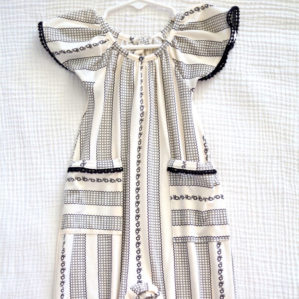 Like new Jessica Simpson baby girls jumpsuit 6-9 month